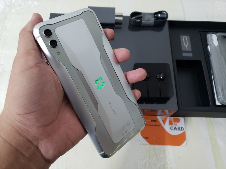 Thiết kế Xiaomi Black Shark 2 12GB - 256GB 