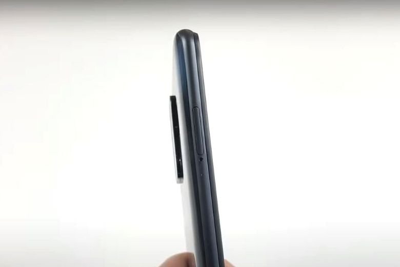 Xiaomi Poco M3 Pro cạnh trái