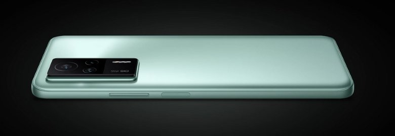 Xiaomi Redmi K60E sở hữu mặt lưng nhựa nên dễ bám dấu vân tay