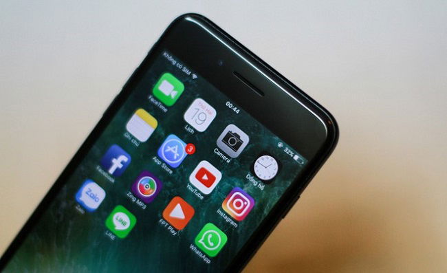 Màn hình lớn trên iPhone 7 Plus xách tay mang lại trải nghiệm thú vị khi xem phim chơi game