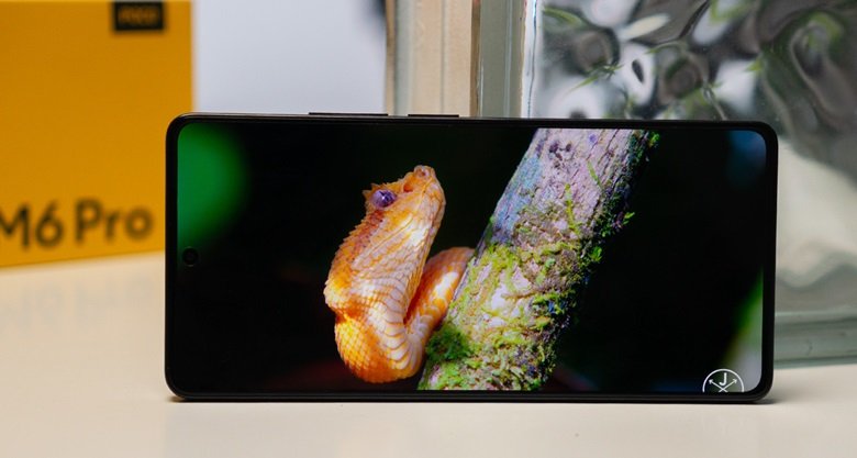 Xiaomi Poco M6 Pro 4G màn hình
