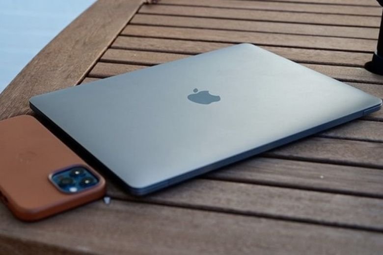 ngoại hình macbook pro 13 inch 2020