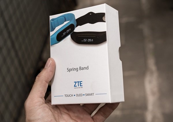 Hộp đựng vòng đeo tay thông minh ZTE Spring Band