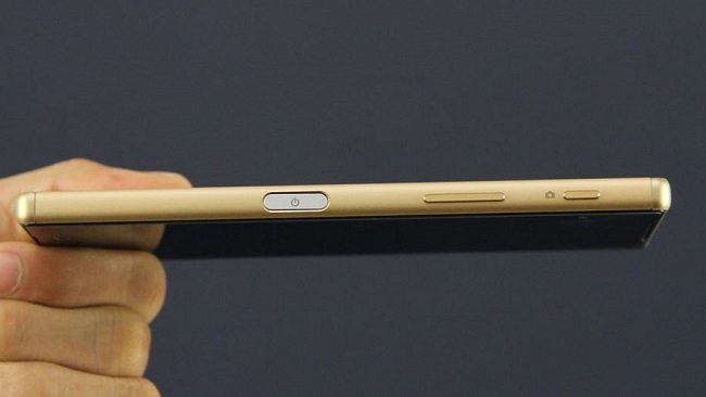 Sony Xperia Z5 Cũ có thiết kế khá nhỏ gọn