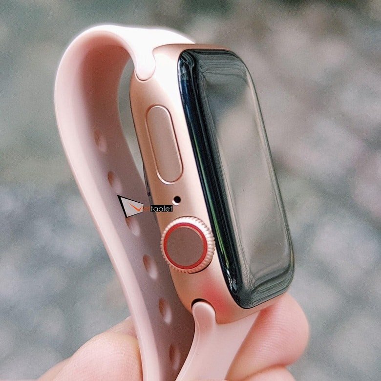 cạnh bên của Apple Watch Series 4 (44mm) 