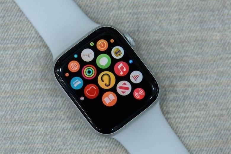 Apple Watch SE được cài sẵn watchOS 7