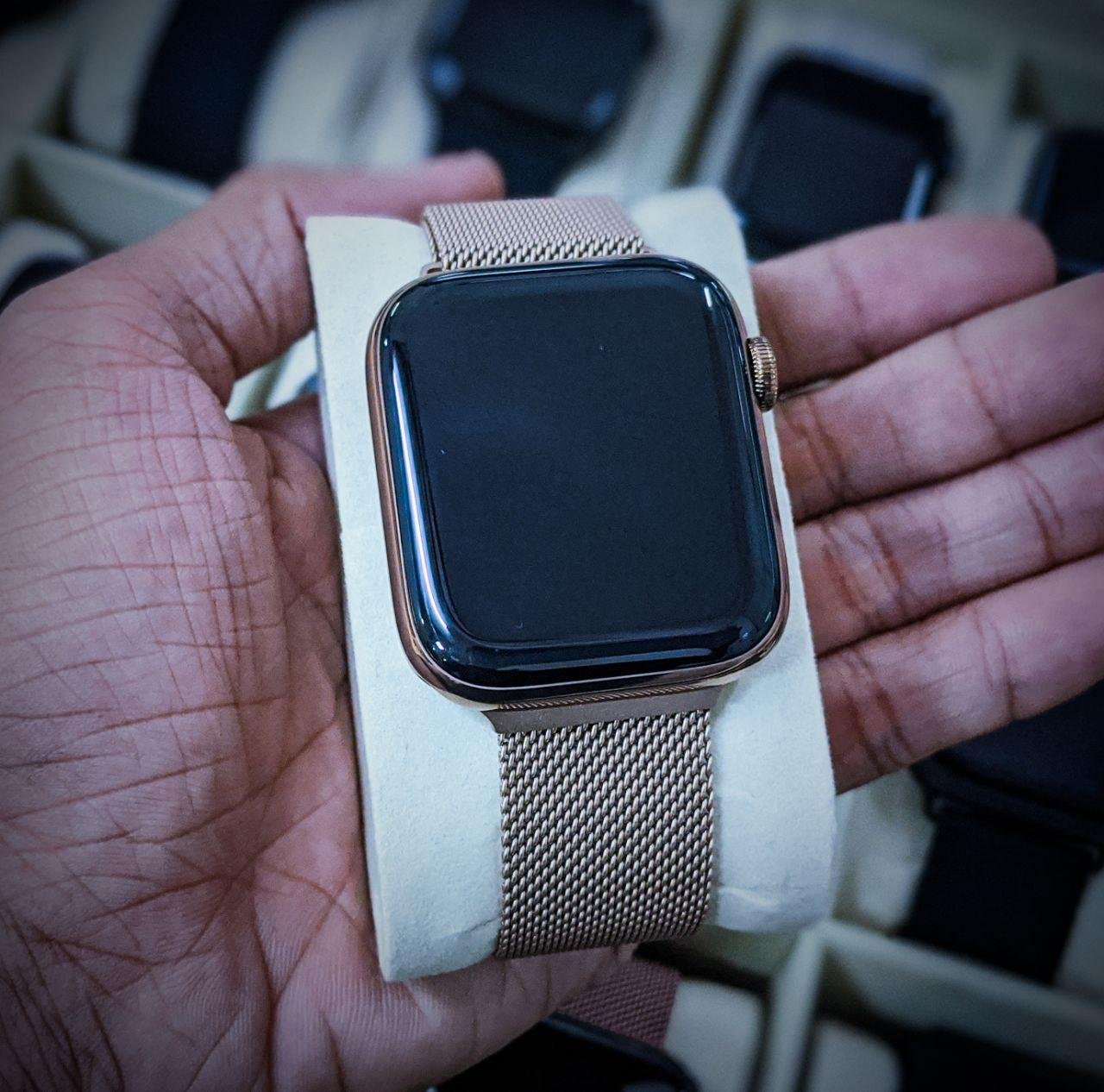 Apple Watch Series 4 Bản Thép (CPO) eSim