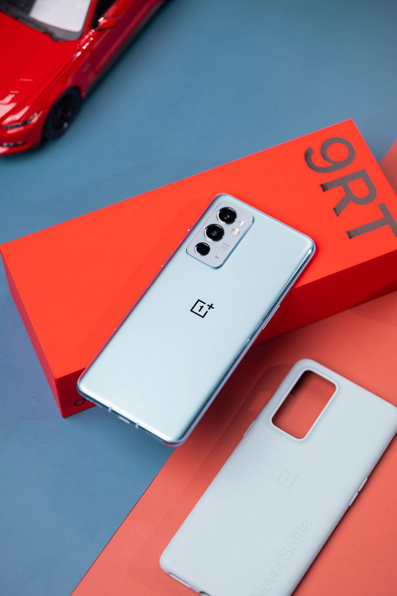 Thiết kế OnePlus 9RT