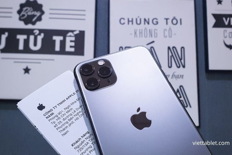 iphone 11 pro max tbh thiết kế