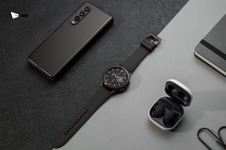 Thiết kế Samsung Galaxy Watch 4 và Galaxy Buds 2