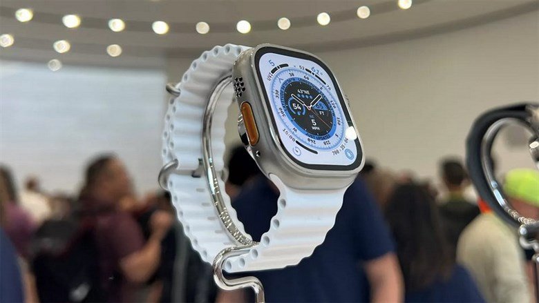 Apple Watch Ultra màn hình