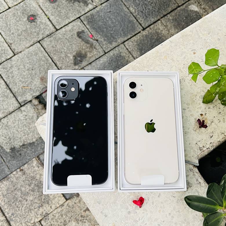 iPhone 12 mới