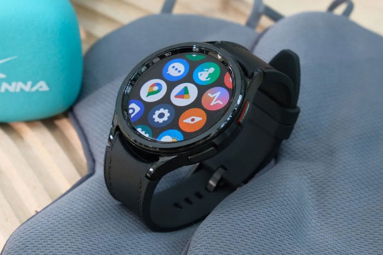 Galaxy Watch6 Classic được trang bị màn hình Super AMOLED sắc nét