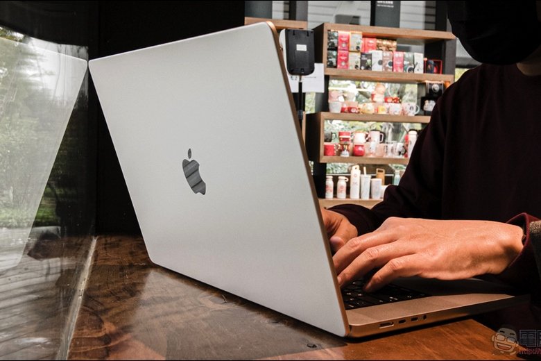 Đánh giá MacBook Pro 14 inch 2023: Mỏng nhẹ tinh tế, tự tin với Apple M2 Pro, giá từ 46.84 triệu*