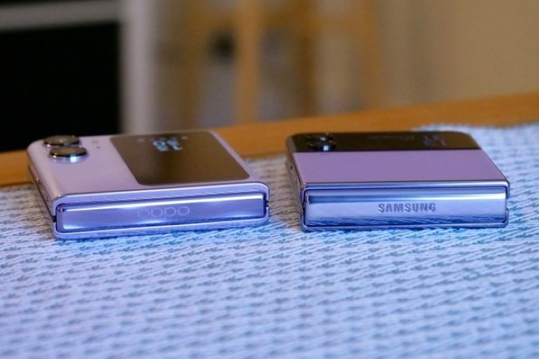 So sánh ngoại hình OPPO Find N2 Flip và Samsung Z Flip4 khi gập lại