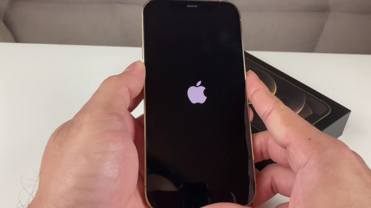 iPhone restart liên tục: Khi nào nên đi sửa ngay lập tức?