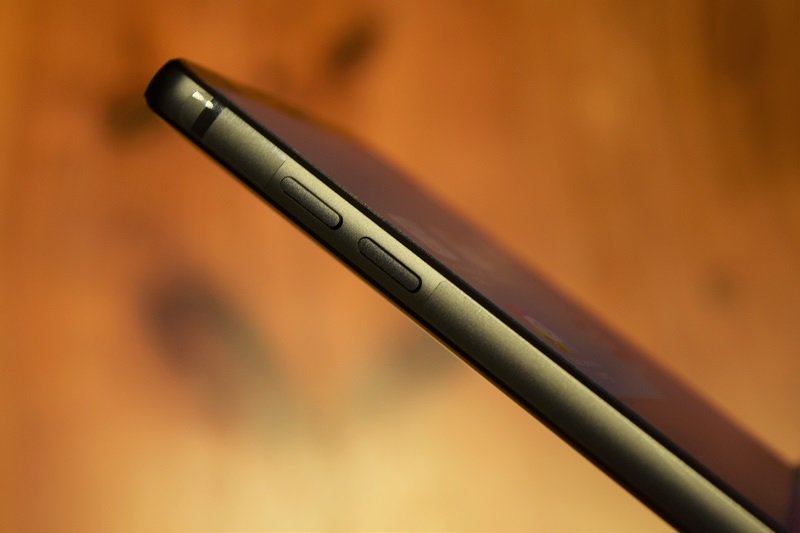 Hình ảnh LG G6: Cạnh trái