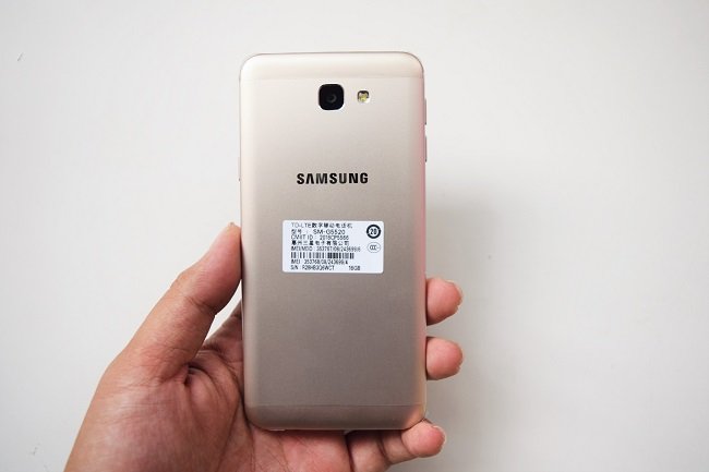 Samsung Galaxy On5 2016 thiết kế đẹp