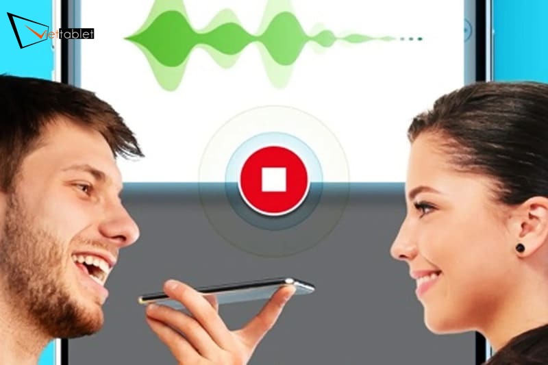 Đưa điện thoại gần người đang nói