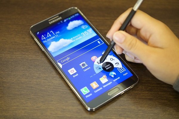 Điểm nhấn của Samsung Galaxy Note 3 cũ chính là bút S Pen đẳng cấp