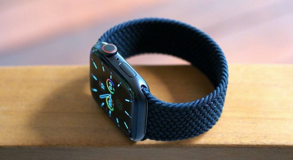 thiết kế apple watch se 44mm
