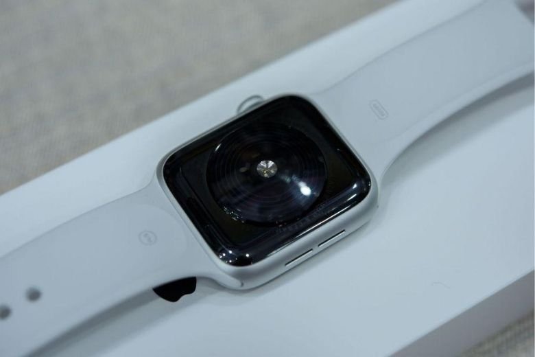 Apple Watch SE cảm biến