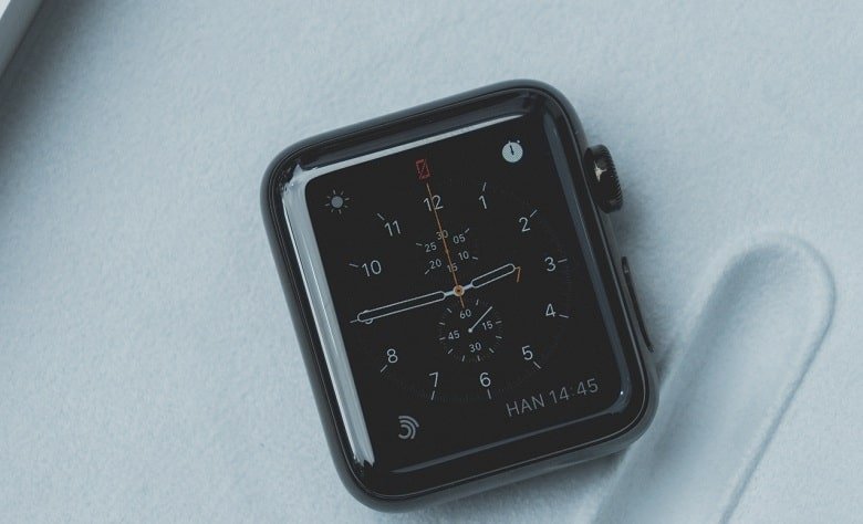 mặt trước Apple Watch Series 2 GPS (Thép)
