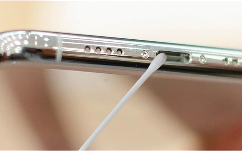 Kiểm tra đầu sạc 7