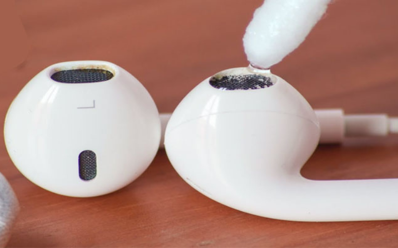 Vệ sinh sạch tai nghe 2