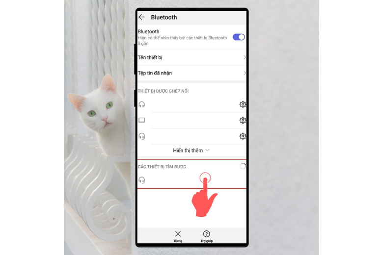 Tiến hành quét và chọn tai nghe trên màn hình cài đặt Bluetooth, điện thoại OPPO sẽ tự động quét và hiển thị danh sách các thiết bị có sẵn trong vùng phủ sóng. 4