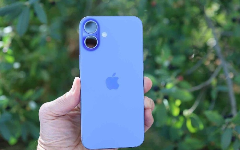 Sử dụng sạc nhanh trên iPhone 16 2