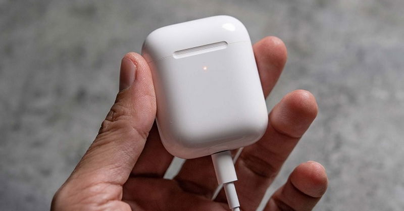 Cách sạc AirPods 3 qua hộp sạc