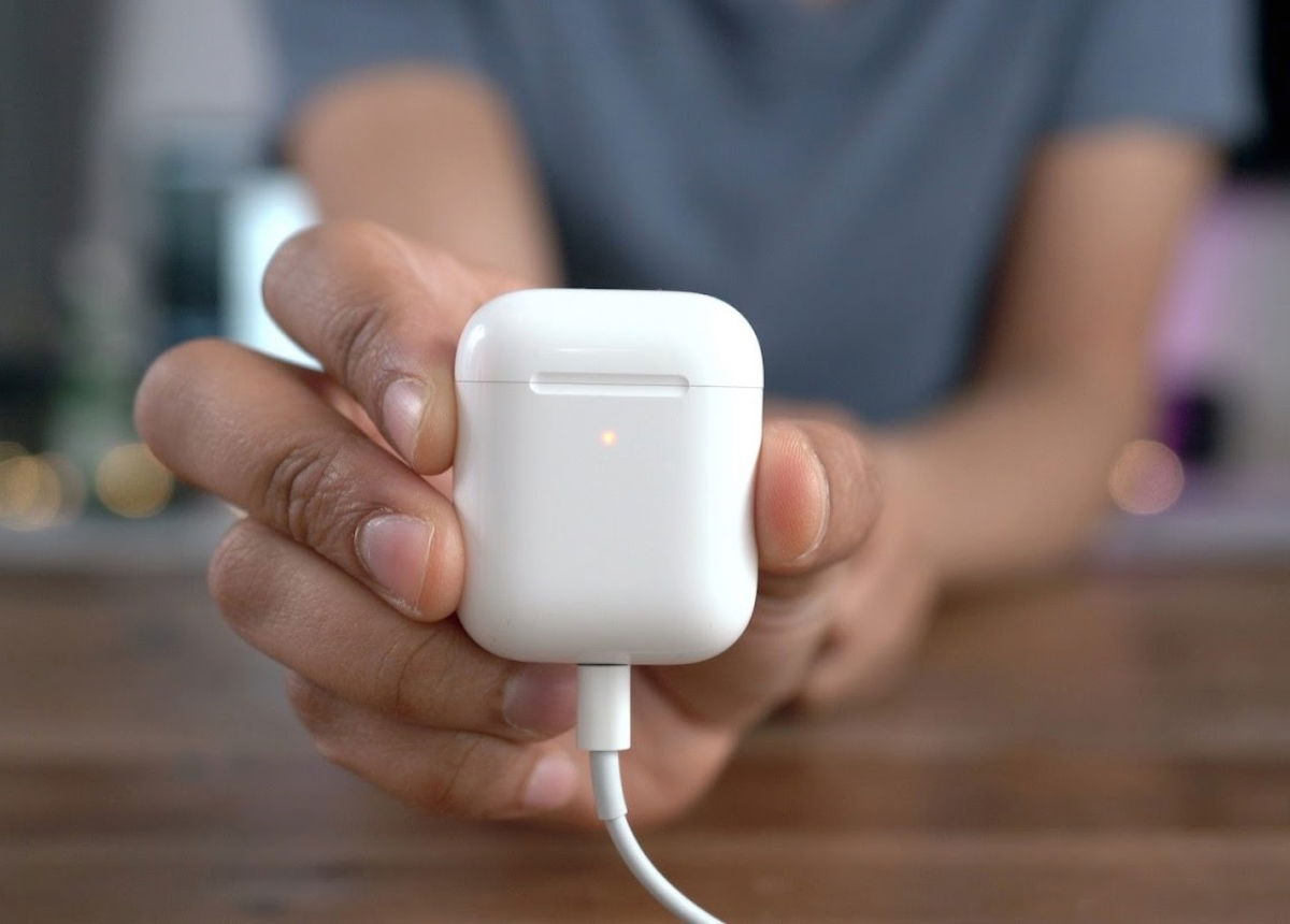 Cách sạc AirPods khi bị mất hộp sạc