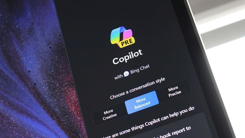 Copilot AI hỗ trợ người dùng tìm kiếm và tóm tắt nội dung nhanh chóng.