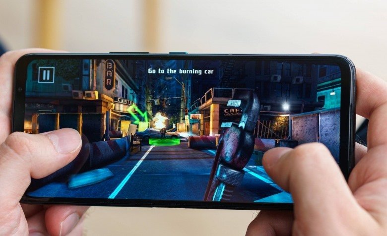 ROG Phone 7 sở hữu màn hình sắc nét, đồ họa cao, chơi game cực đã