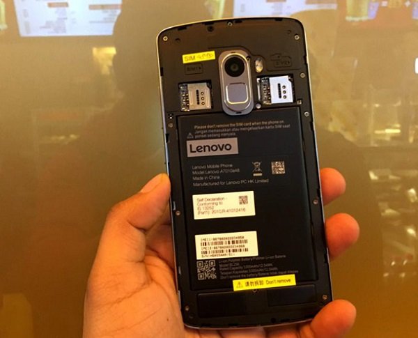 Lenovo K4 Note có thể tháo rời nắp lưng và pin dễ dàng