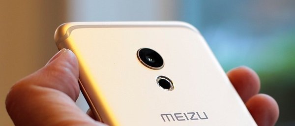Camera trên Meizu Pro 6 32GB có khẩu độ f/2.2 ấn tượng 