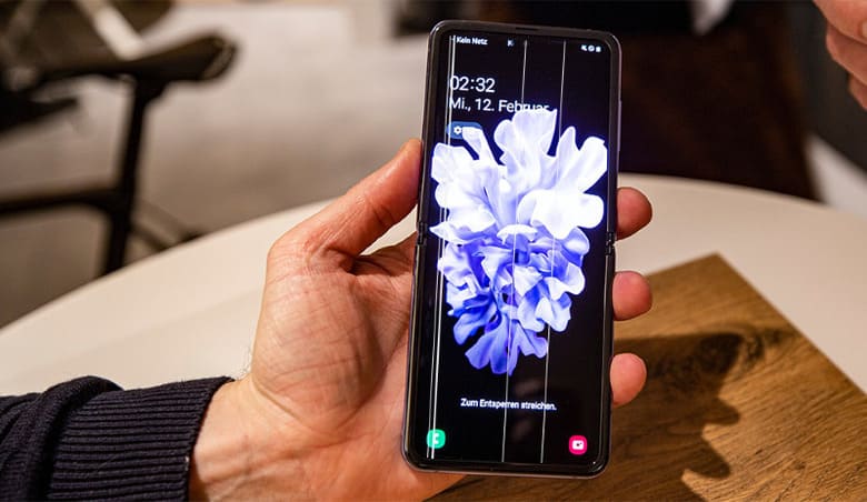Màn hình AMOLED Samsung xuất hiện sọc do lỗi điểm ảnh