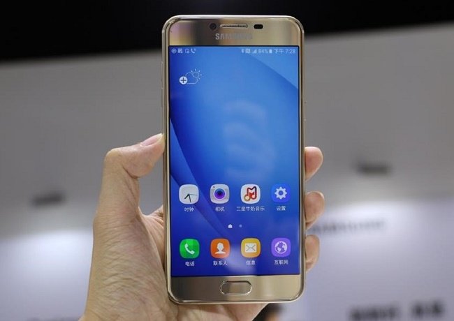 Samsung Galaxy C7 32GB ra mắt