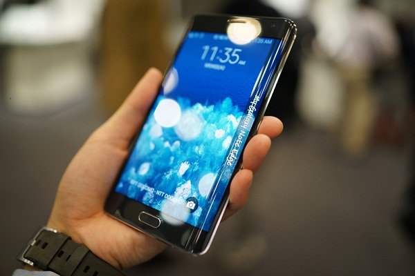 Samsung Galaxy Note Edge Docomo nổi bật với thiết kế đẹp, màn hình độc đáo, hiệu năng xuất sắc