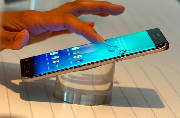 Samsung Galaxy S6 Edge Plus được trang bị vi xử lý 8 nhân mạnh mẽ