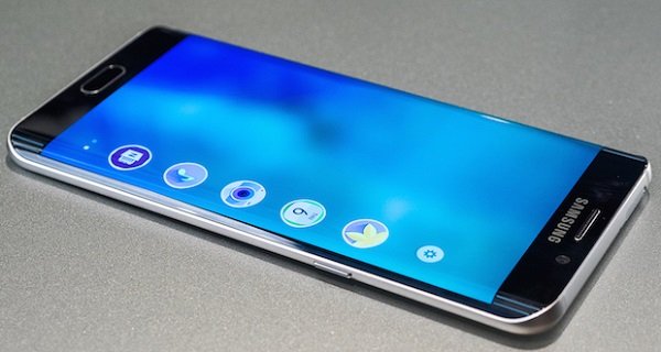 Người dùng có thể chọn tới 5 ứng dụng thú vị trên Galaxy S6 Edge Plus