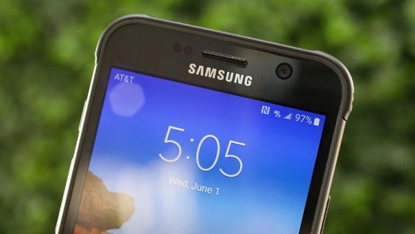 Samsung Galaxy S7 Active màn hình