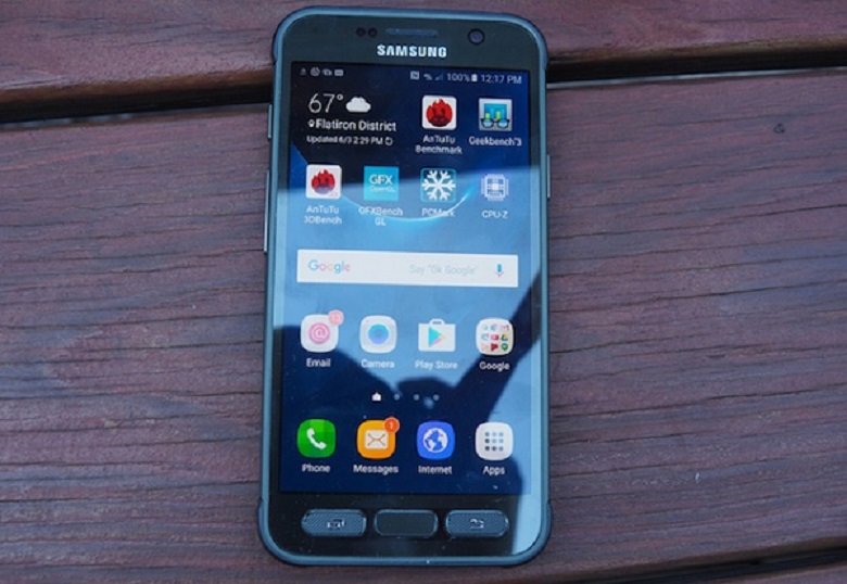 Samsung Galaxy S7 Active được xem là có pin bền 