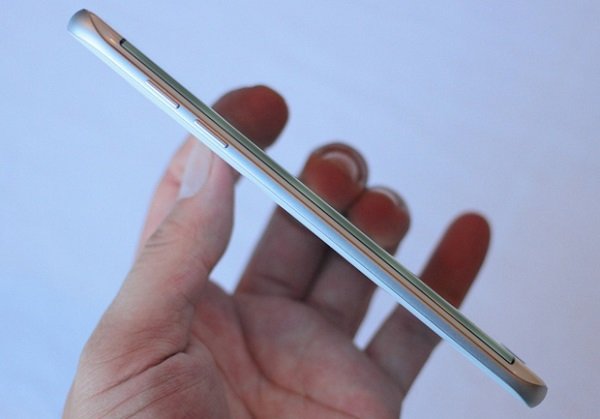Samsung Galaxy S7 Edge có thiết kế độc đáo