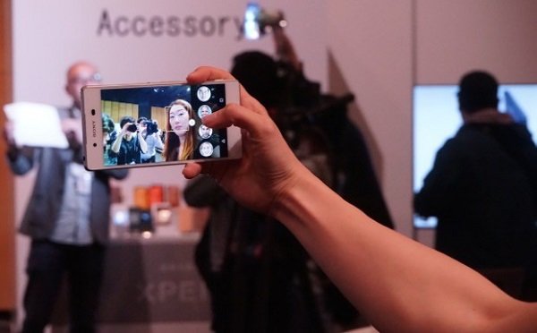 Chụp ảnh Selfie đỉnh cao trên Sony Xperia Z4 Nhật với camera trước 5.1 MP