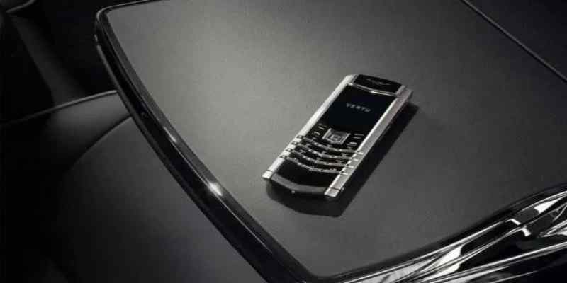 Vertu được thành lập năm 1998 tại Anh