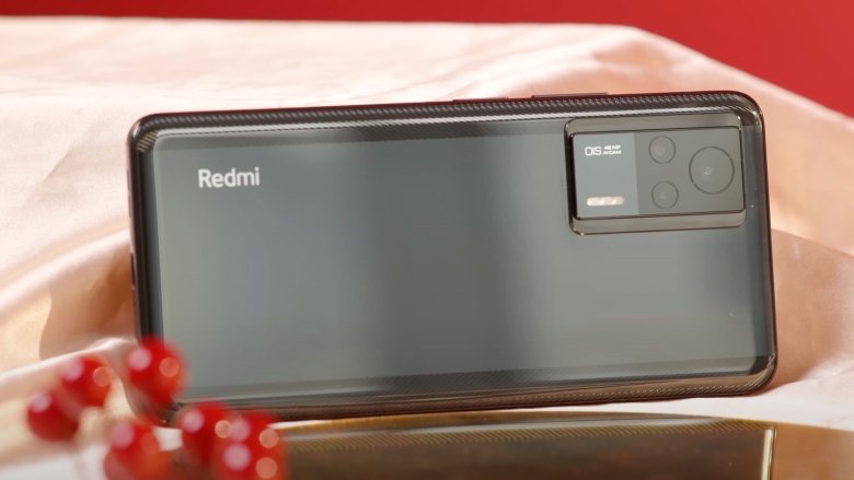 Redmi K60E sở hữu thiết kế khác hoàn toàn Redmi K60 và K60 Pro