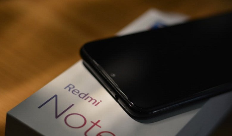 Xiaomi Redmi Note 7 thiết kế góc cạnh