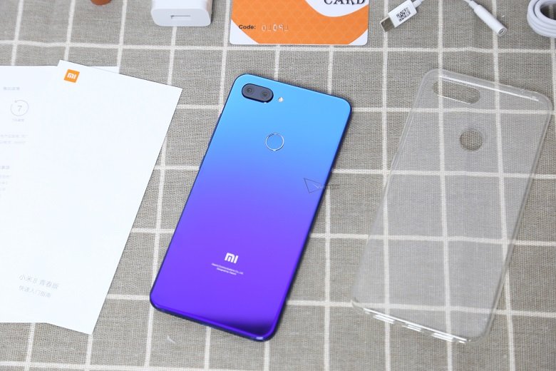 Xiaomi Mi 8 Lite sở hữu màu sắc ấn tượng